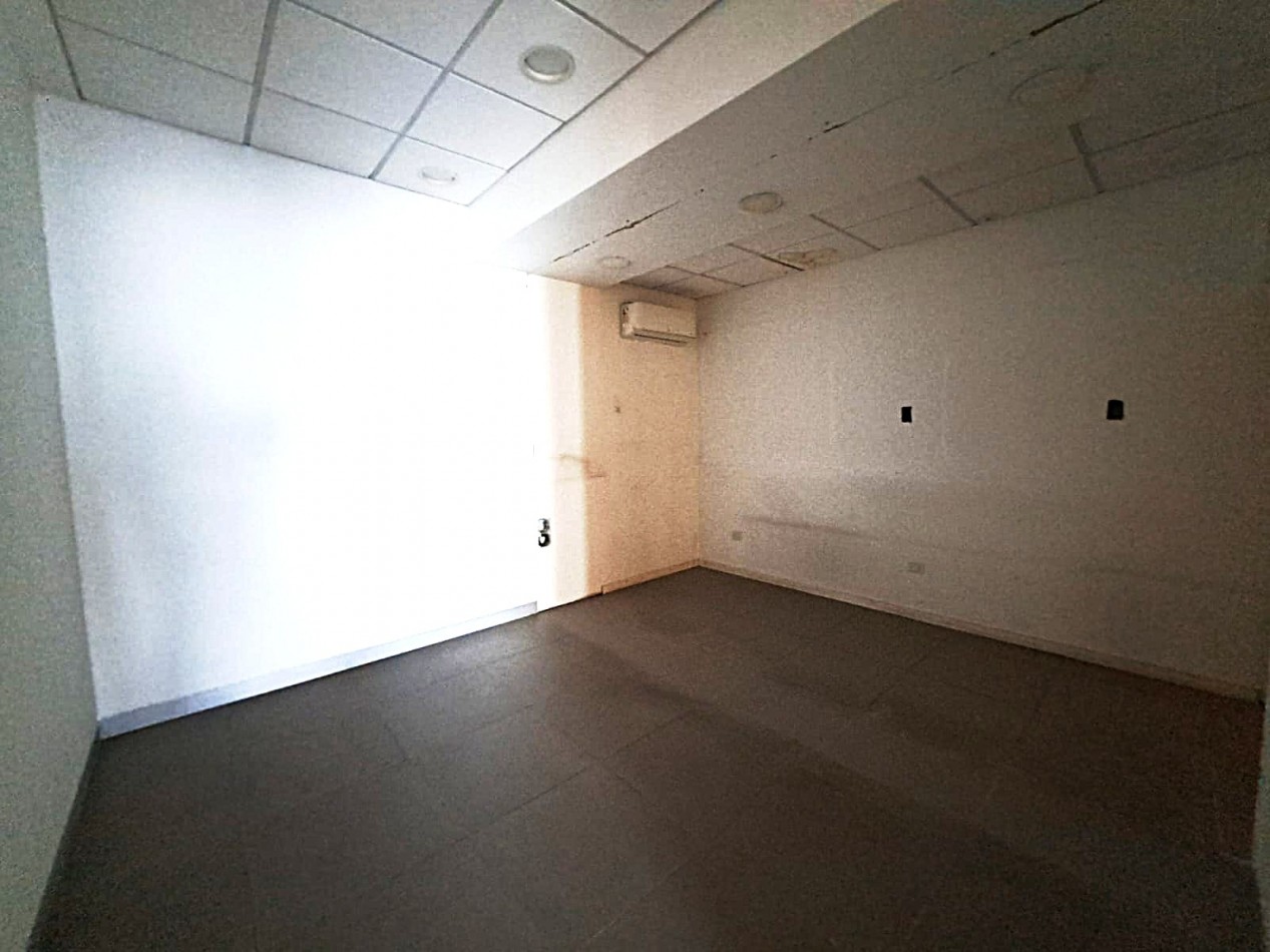 Venta Local comercial (Ex Banco) Av.Luro 6000 MDP