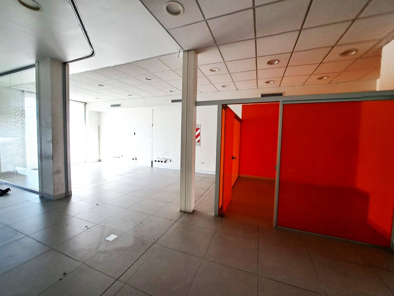 Venta Local comercial (Ex Banco) Av.Luro 6000 MDP