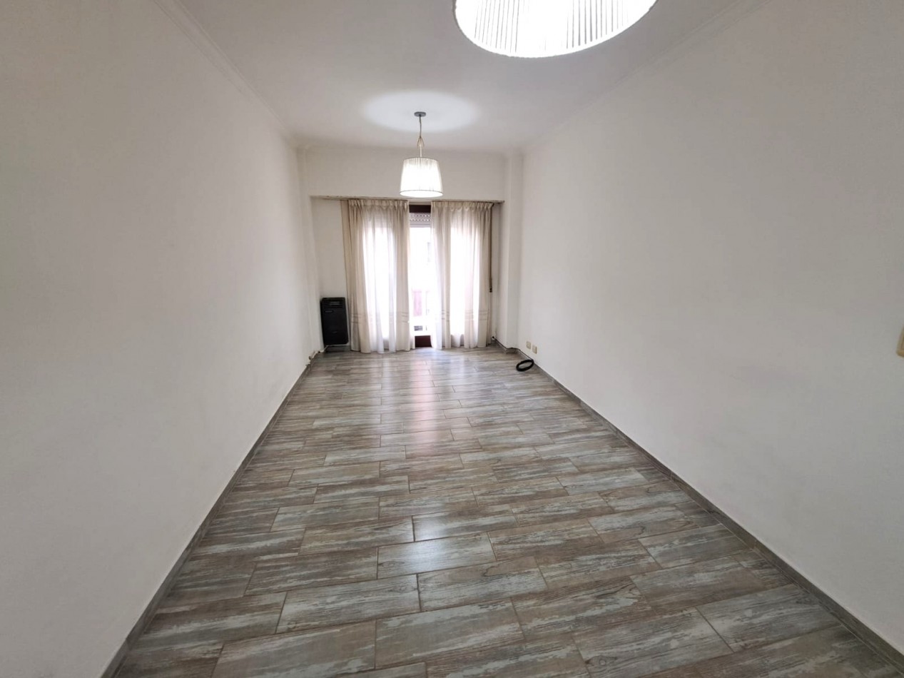 3 Amb. frente con balcon - reciclado- centro-plaza Mitre