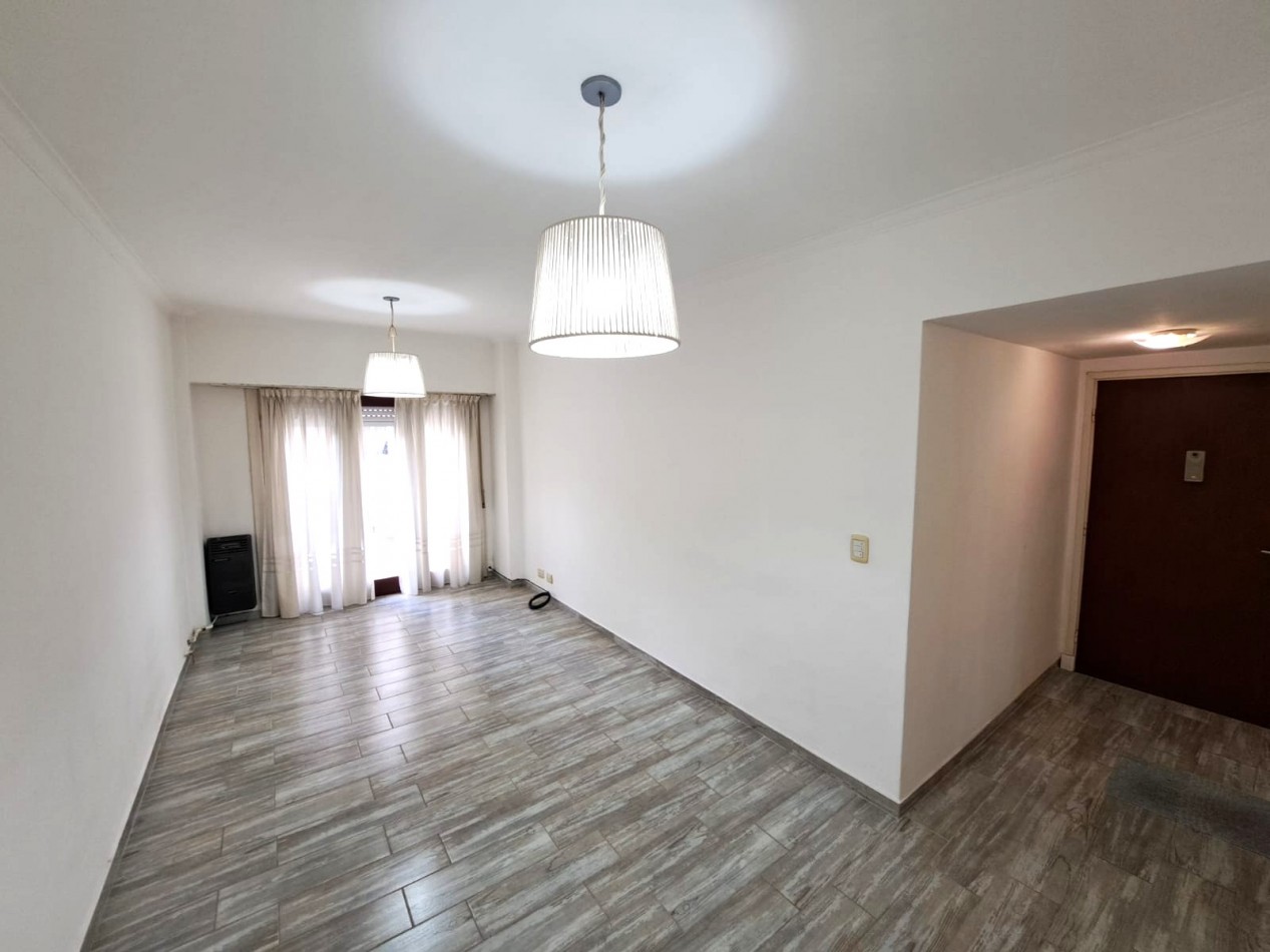 3 Amb. frente con balcon - reciclado- centro-plaza Mitre