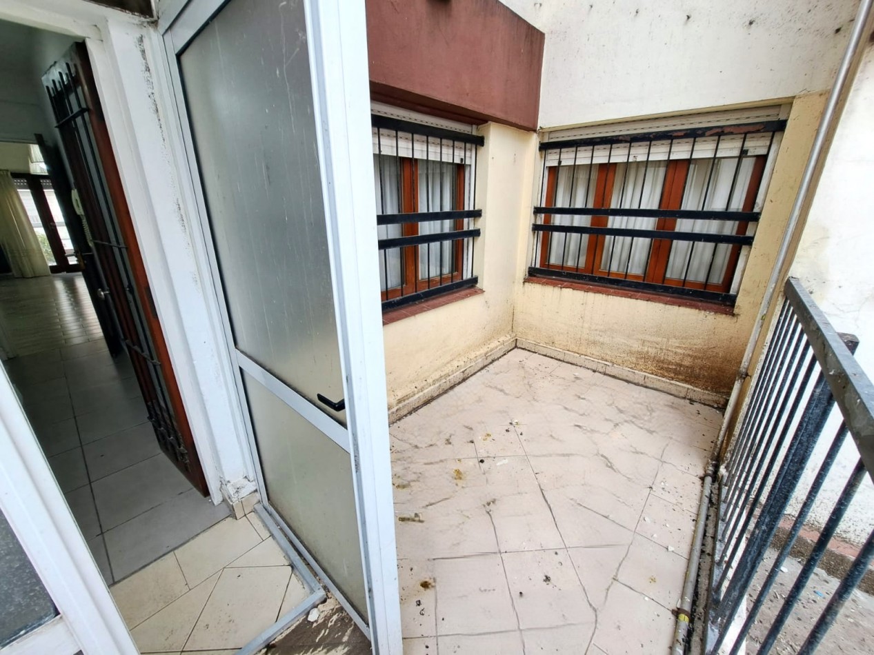 3 Amb. frente con balcon - reciclado- centro-plaza Mitre