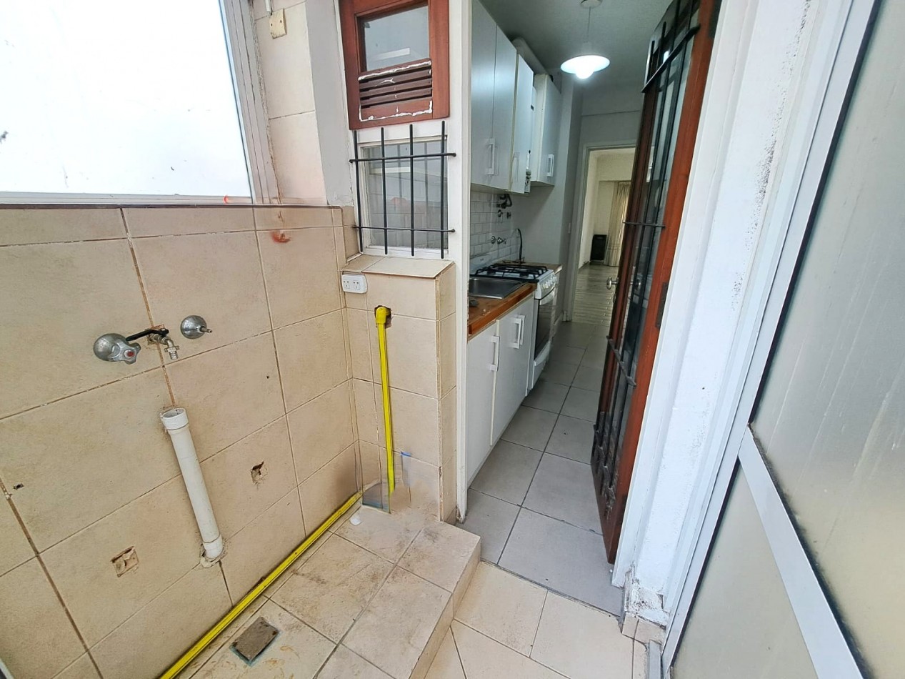 3 Amb. frente con balcon - reciclado- centro-plaza Mitre