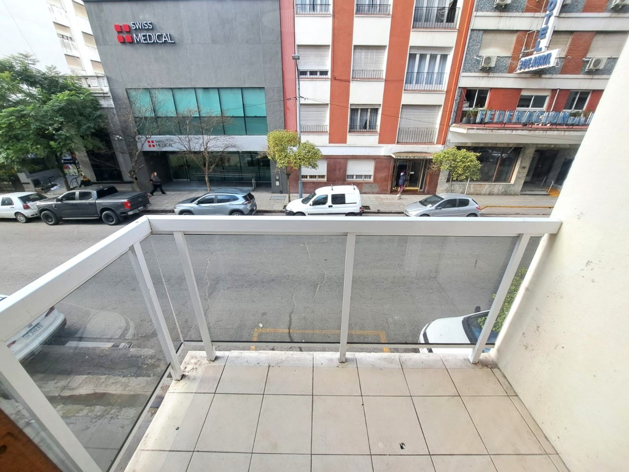 3 Amb. frente con balcon - reciclado- centro-plaza Mitre