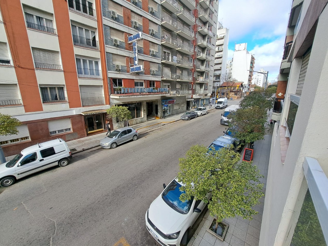 3 Amb. frente con balcon - reciclado- centro-plaza Mitre