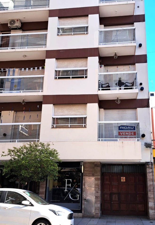 3 Amb. frente con balcon - reciclado- centro-plaza Mitre