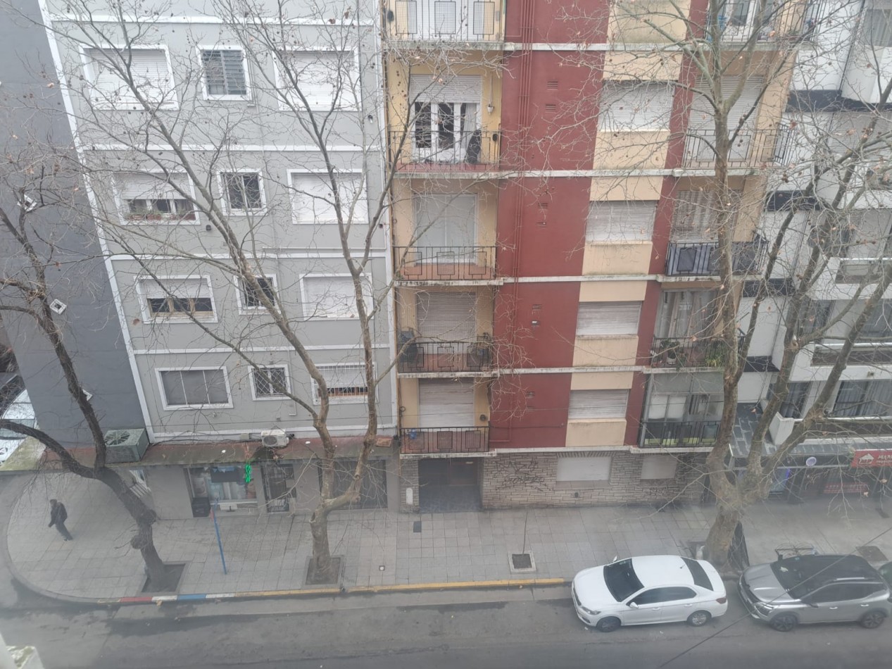 ALQ. 24 m- 2 amb frente- Macrocentro MDP