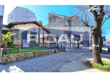 LOTE con casa a demoler sobre: 10,40 x 22,50- C1a